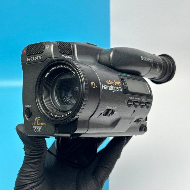 Sony Handycam CCD-TR805E VideoHi8 PAL Camcorder - FULLY FUNCTIONAL