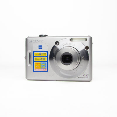 Sony Cyber-Shot DSC-W30 6.0MP Digital Camera