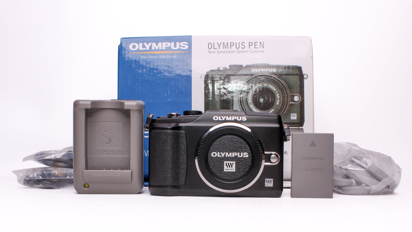 Olympus PEN E-PL2 12.3MP Digital Camera Shutter count only 421!