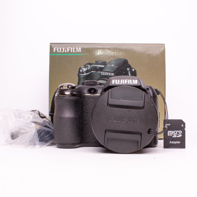 Fujifilm FinePix S4000 14.0MP Digital Camera