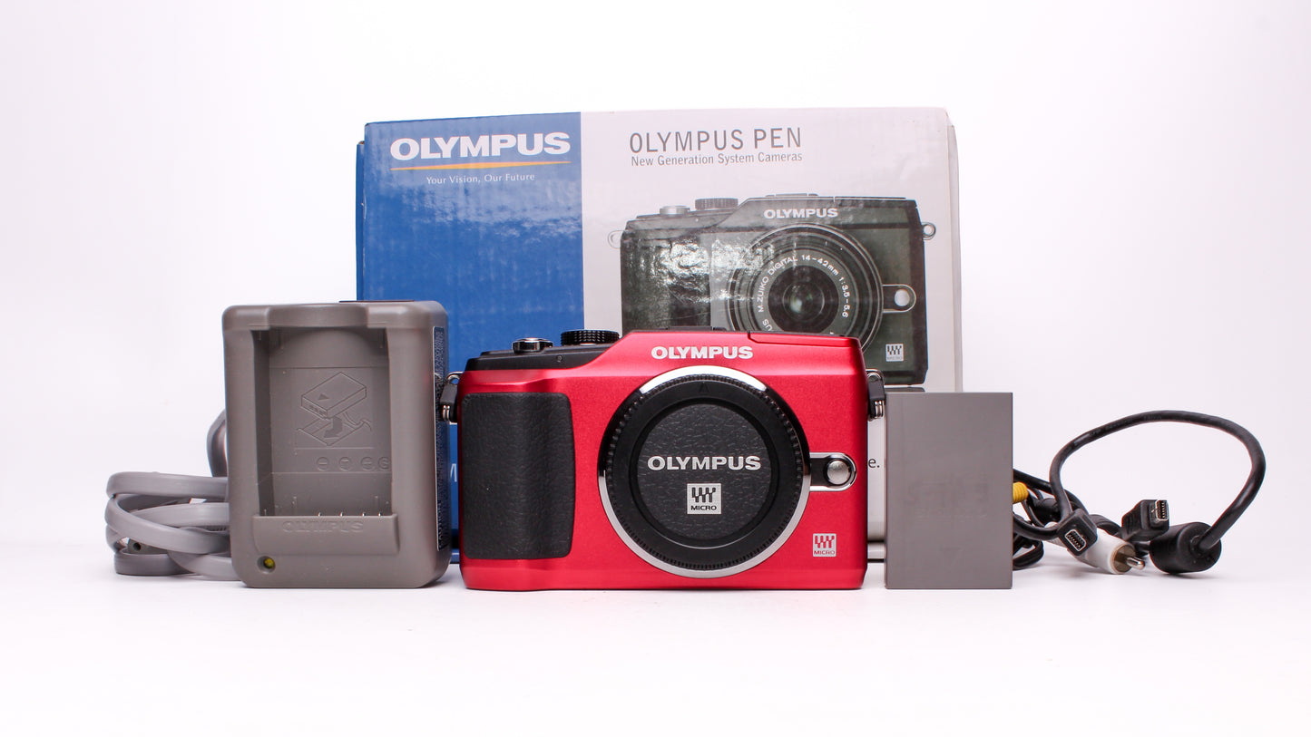Olympus PEN E-PL2 12.3MP Digital Camera Shutter count only 558!