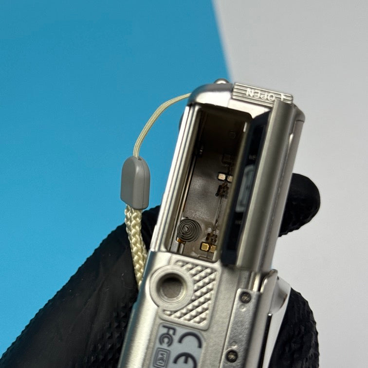 Olympus Mju 300 3.2MP Digital Camera - FULLY FUNCTIONAL