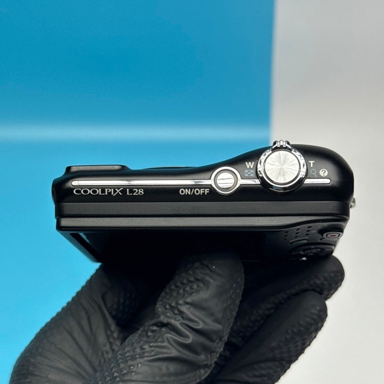 Nikon CoolPix L28 20.1MP Digital Camera - FULLY FUNCTIONAL