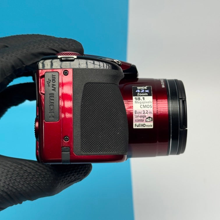 Nikon CoolPix P520 18.1MP Digital Camera - FULLY FUNCTIONAL