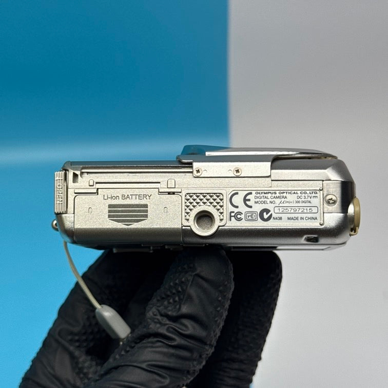 Olympus Mju 300 3.2MP Digital Camera - FULLY FUNCTIONAL