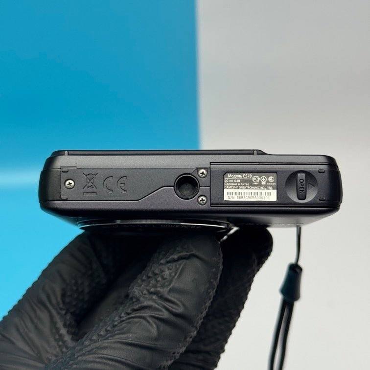 Samsung ES78 14.2MP Digital Camera - FULLY FUNCTIONAL