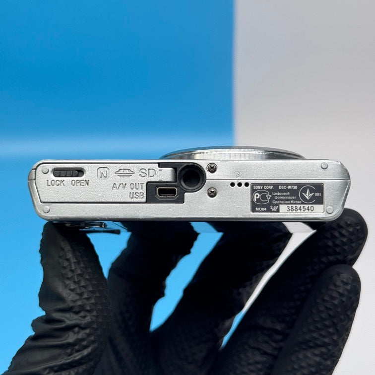 Sony Cyber-shot DSC-W730 16.1MP Digital Camera - READ DESCRIPTION