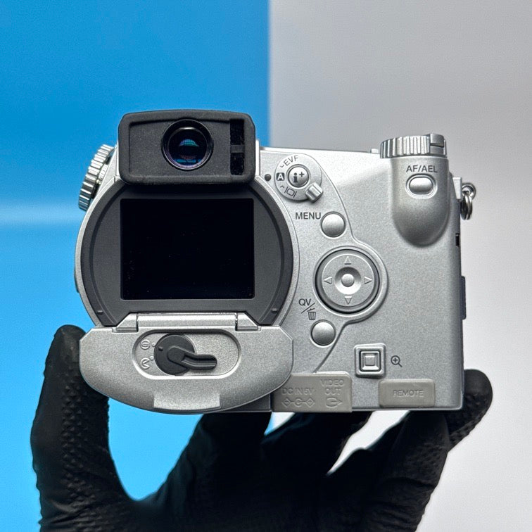 Minolta DiMAGE 7 5.2 MP 28-200mm Optical Zoom Digital Camera - FULLY FUNCTIONAL