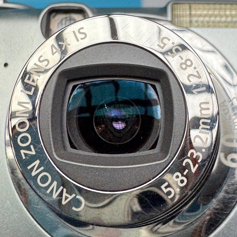 Canon IXY Digital 800 IS 6.0MP Digital Camera - FULLY FUNCTIONAL