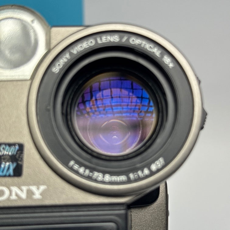 Sony Handycam CCD-TR516E Video Hi8 PAL Camcorder - FULLY FUNCTIONAL