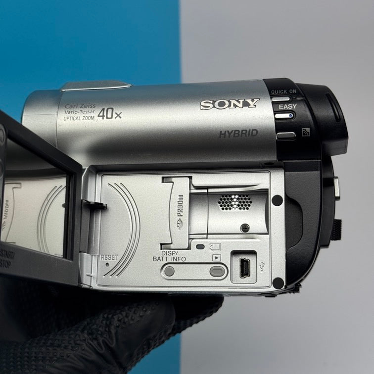Sony Handycam DCR-DVD110E DVD PAL Camcorder - FULLY FUNCTIONAL