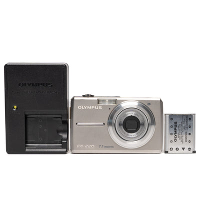 Olympus FE-220 7.1MP Silver Digital Camera - Well Used