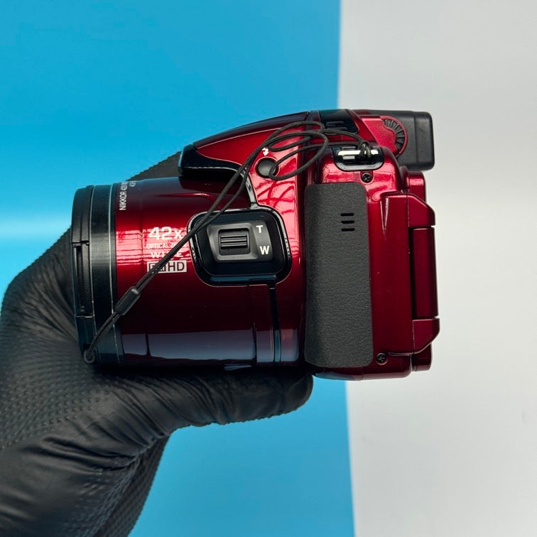Nikon CoolPix P520 18.1MP Digital Camera - FULLY FUNCTIONAL