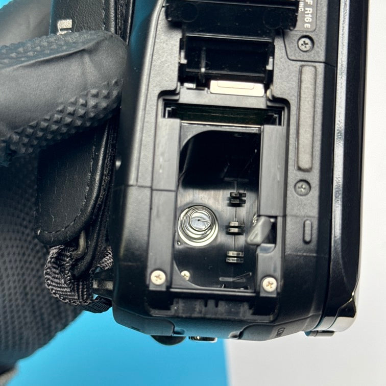 Canon LEGRIA HF R16 HD PAL Camcorder - FULLY FUNCTIONAL