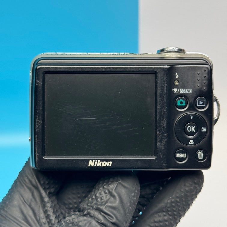 Nikon CoolPix L23 10.1MP Digital Camera - FULLY FUNCTIONAL