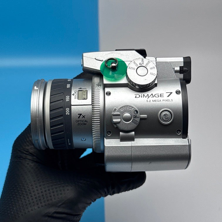 Minolta DiMAGE 7 5.2 MP 28-200mm Optical Zoom Digital Camera - FULLY FUNCTIONAL