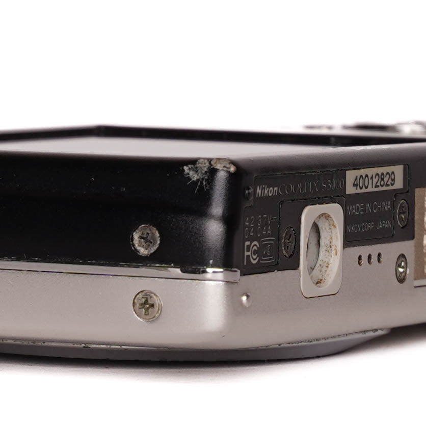 Nikon CoolPix S3000 12.0MP Digital Camera - LENS ERROR