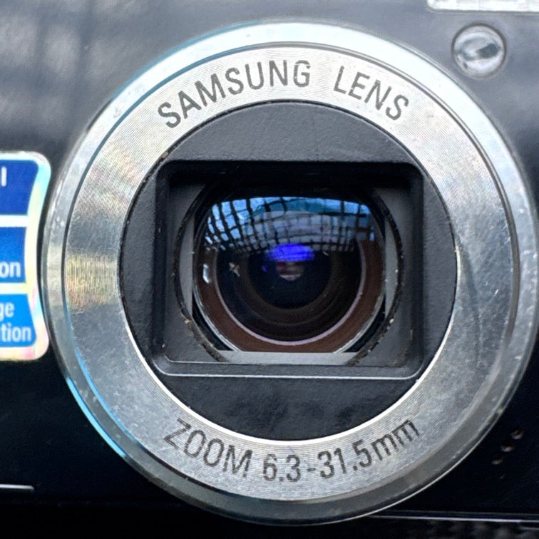 Samsung S1060 10.2MP Digital Camera - LENS SHUTTERS BROKEN
