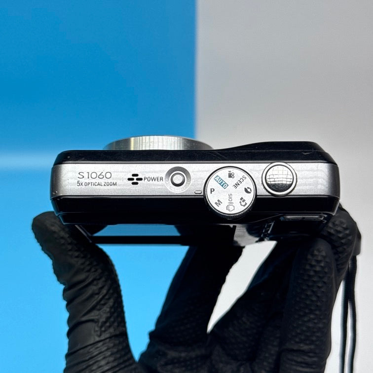 Samsung S1060 10.2MP Digital Camera - LENS SHUTTERS BROKEN
