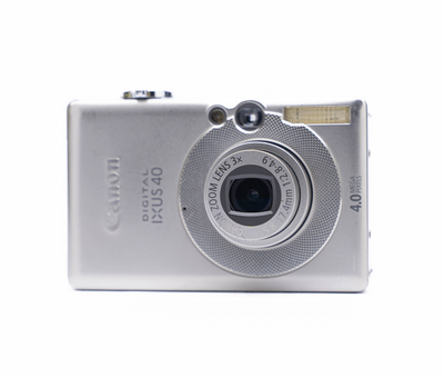 Canon Digital IXUS 40 4.0MP Silver - Well Used