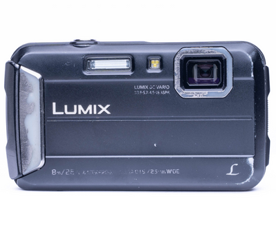 Panasonic LUMIX DMC-FT30 16.1MP Black - Well Used