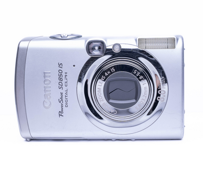 Canon Digital ELPH SD850 IS 8.0MP Silver - Well Used