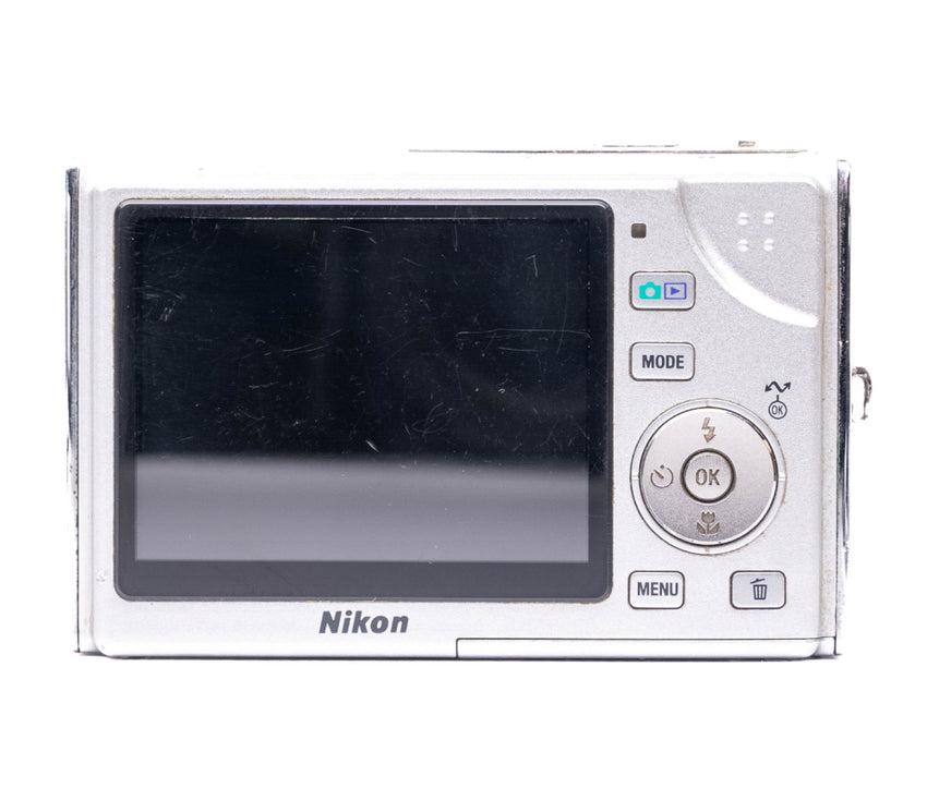 Nikon CoolPix S9 6.1MP Silver - Good
