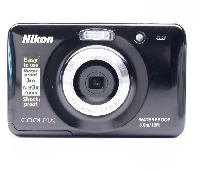 Nikon CoolPix S30 10.1MP Waterproof Black - Good