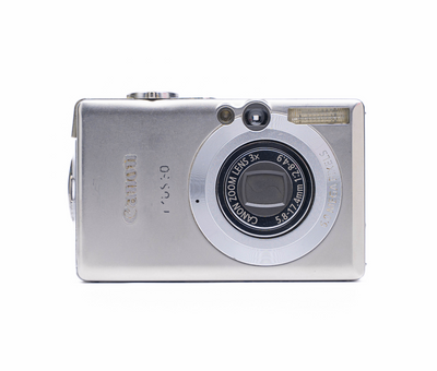 Canon Digital IXUS 60 6.0MP Silver - Well Used