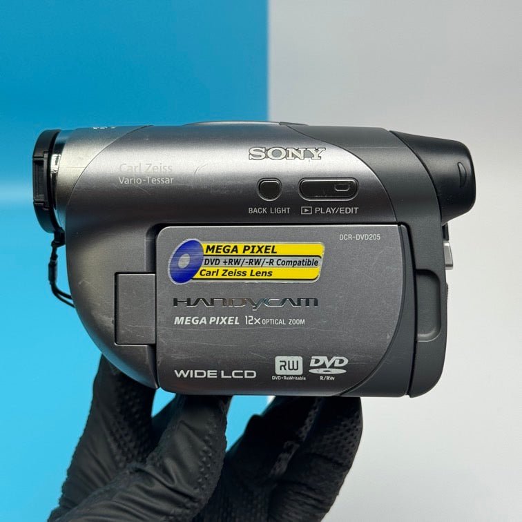 Sony Handycam DCR-DVD205 DVD PAL Camcorder - FULLY FUNCTIONAL