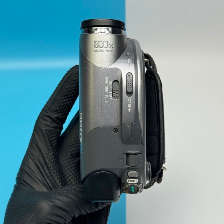 Sony Handycam DCR-DVD205 DVD PAL Camcorder - FULLY FUNCTIONAL