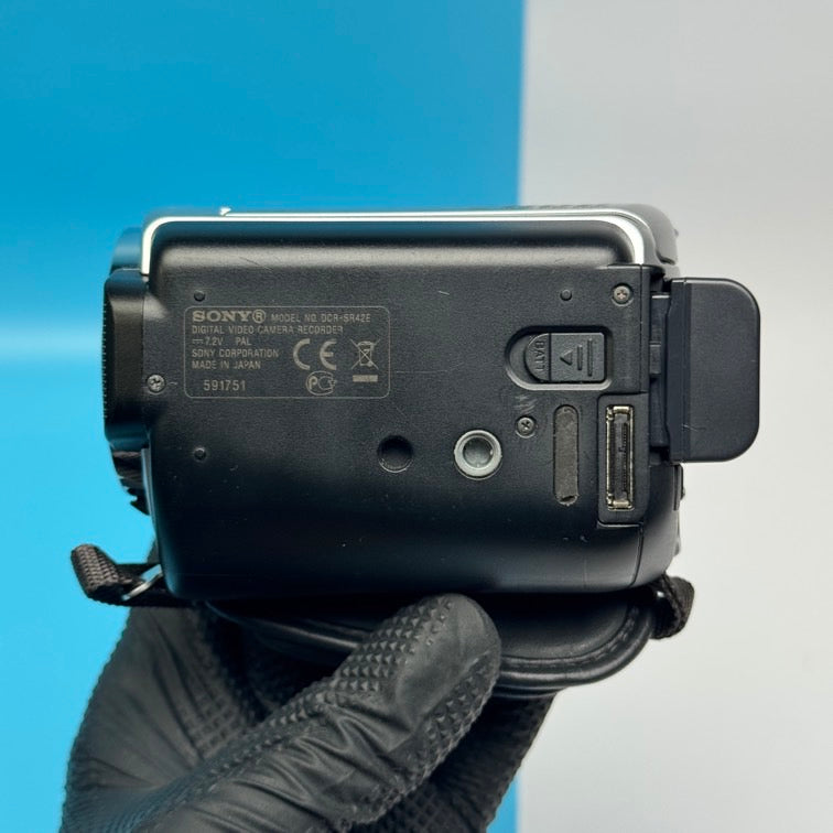 Sony Handycam DCR-SR42 30GB Hard Disk Drive PAL Camcorder - Fully Functional - Full Kit!