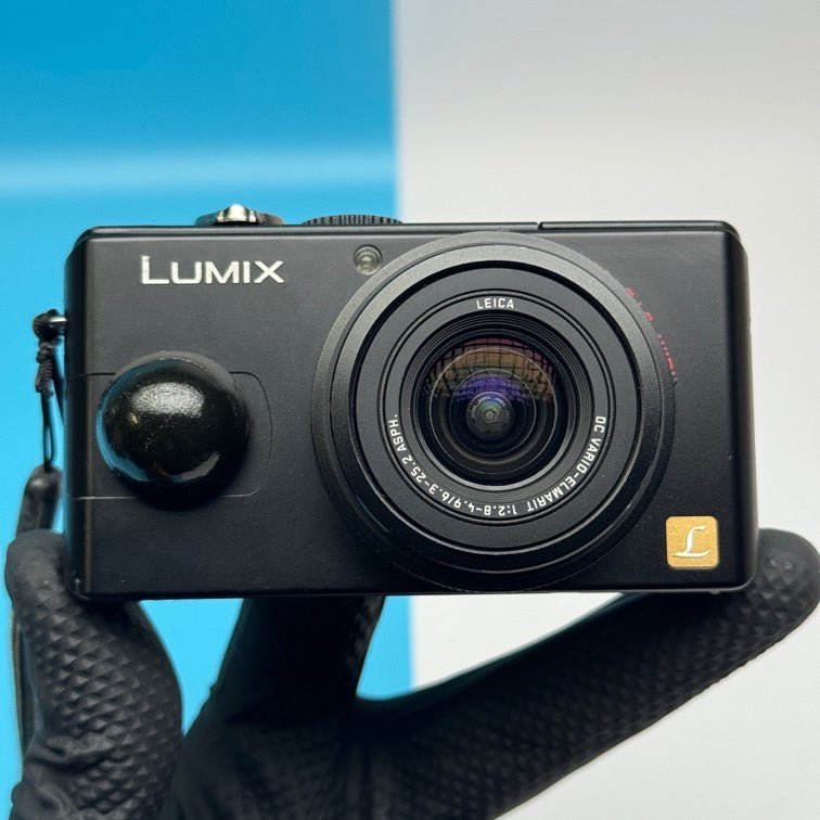 Panasonic Lumix DMC-LX2 10.2MP Digital Camera - FULLY FUNCTIONAL - FULL KIT
