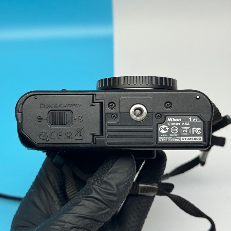 Nikon 1 V1 10.1 MP Digital Mirrorless Camera with HELIOS 81H/AI Nikon 1/EOS Nikon 1 - FULLY FUNCTIONAL