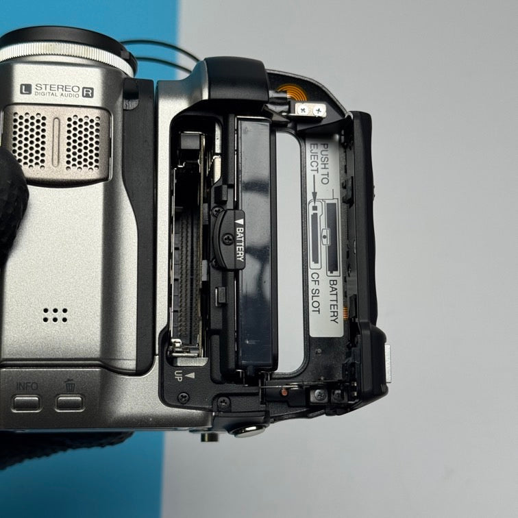 Jvc GZ-MC200E PAL EVERIO Digital Media Camera - FULLY FUNCTIONAL