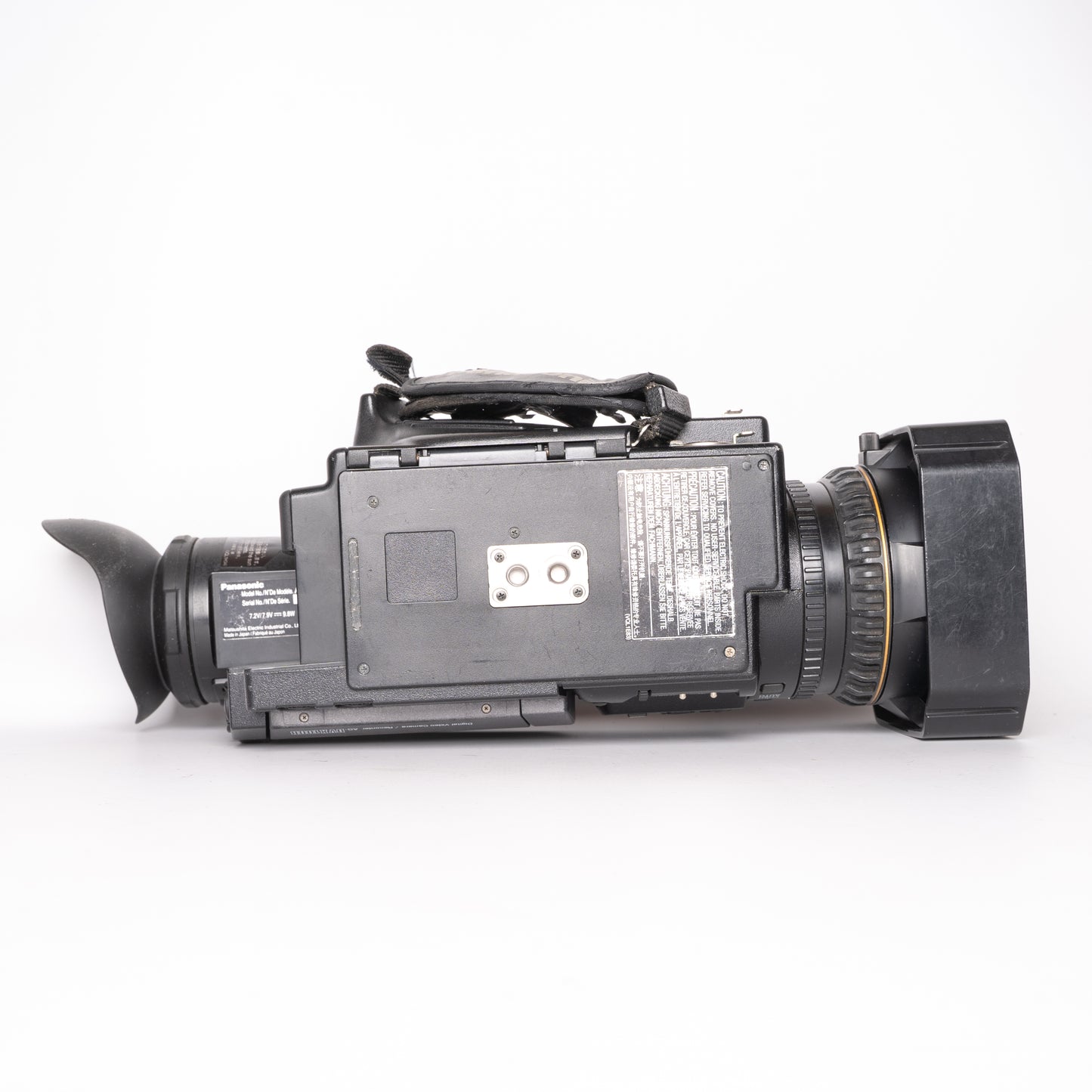 Panasonic AG-DVX100BE 3-CCD 25p Mini-DV Cinema Camcorder