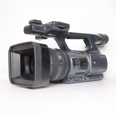 Sony Handycam DCR-VX2200E MiniDV Digital PAL Camcorder