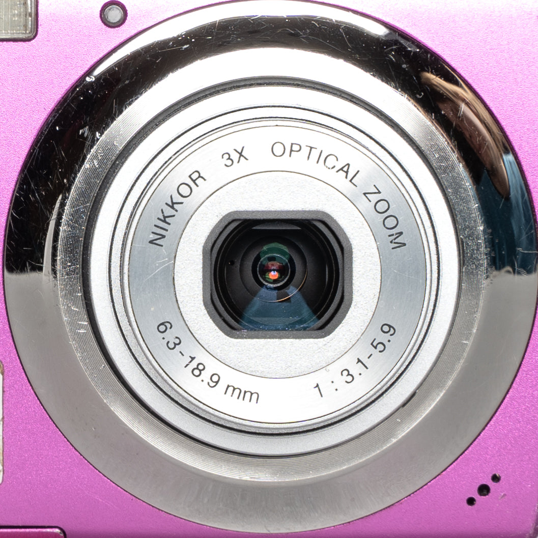 Nikon CoolPix S220 10.0MP Digital Camera