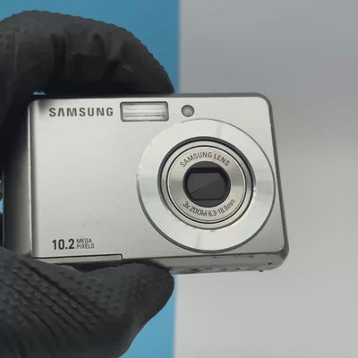 Samsung ES15 10.2MP Digital Camera - READ DESCRIPTION